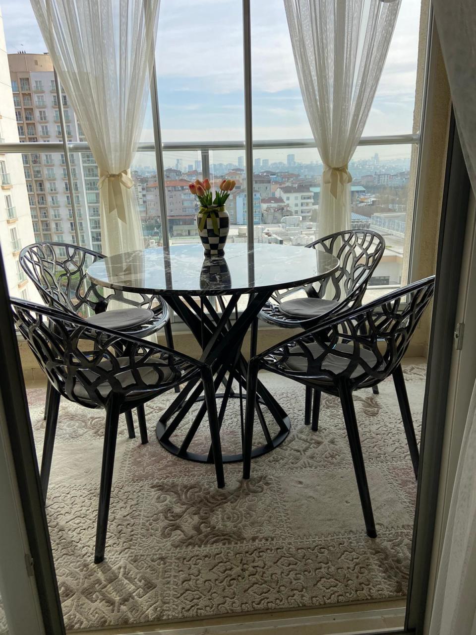 Arte Marble Alanya Siyahı Mermer Yemek Masası