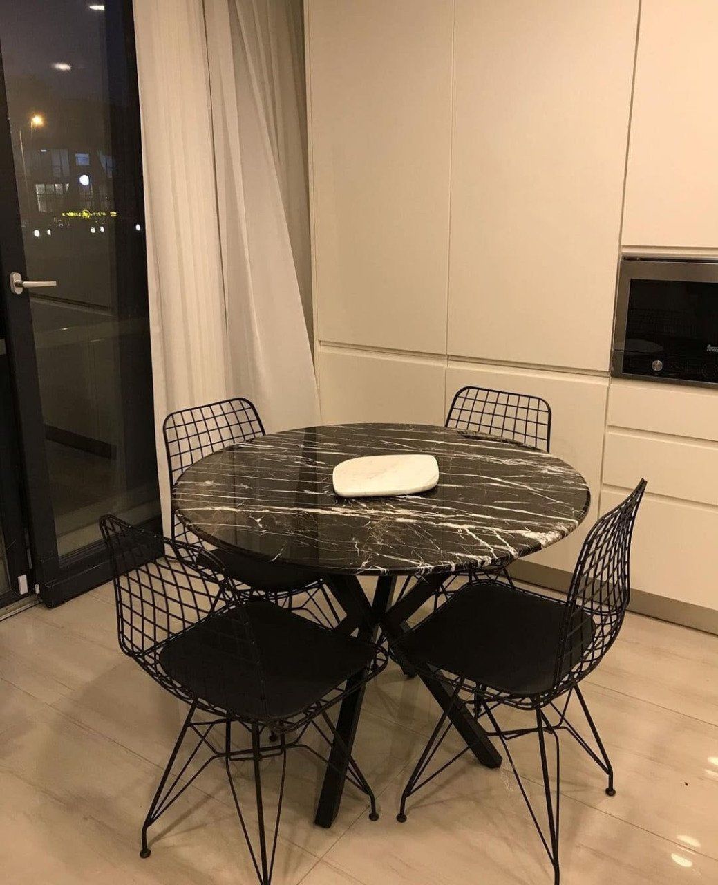 Arte Marble Alanya Siyahı Mermer Yemek Masası 100 Çap
