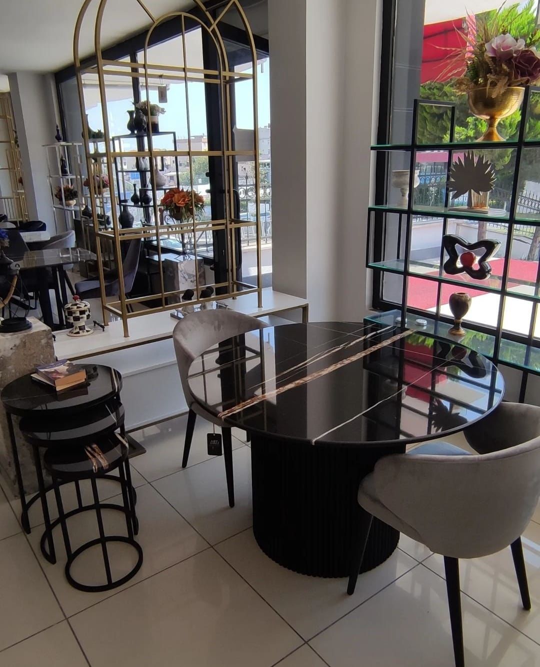 Arte Marble Vinhedo Sahara Noir Mermer Yuvarlak Yemek Masası